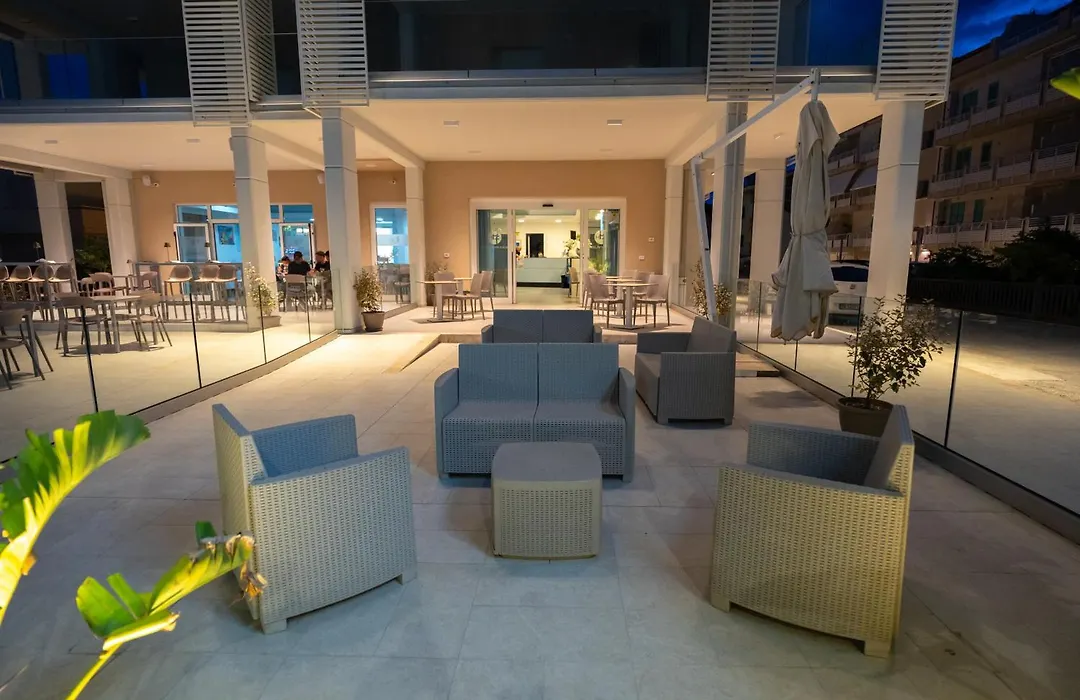 Hotel Petite Fleur-1